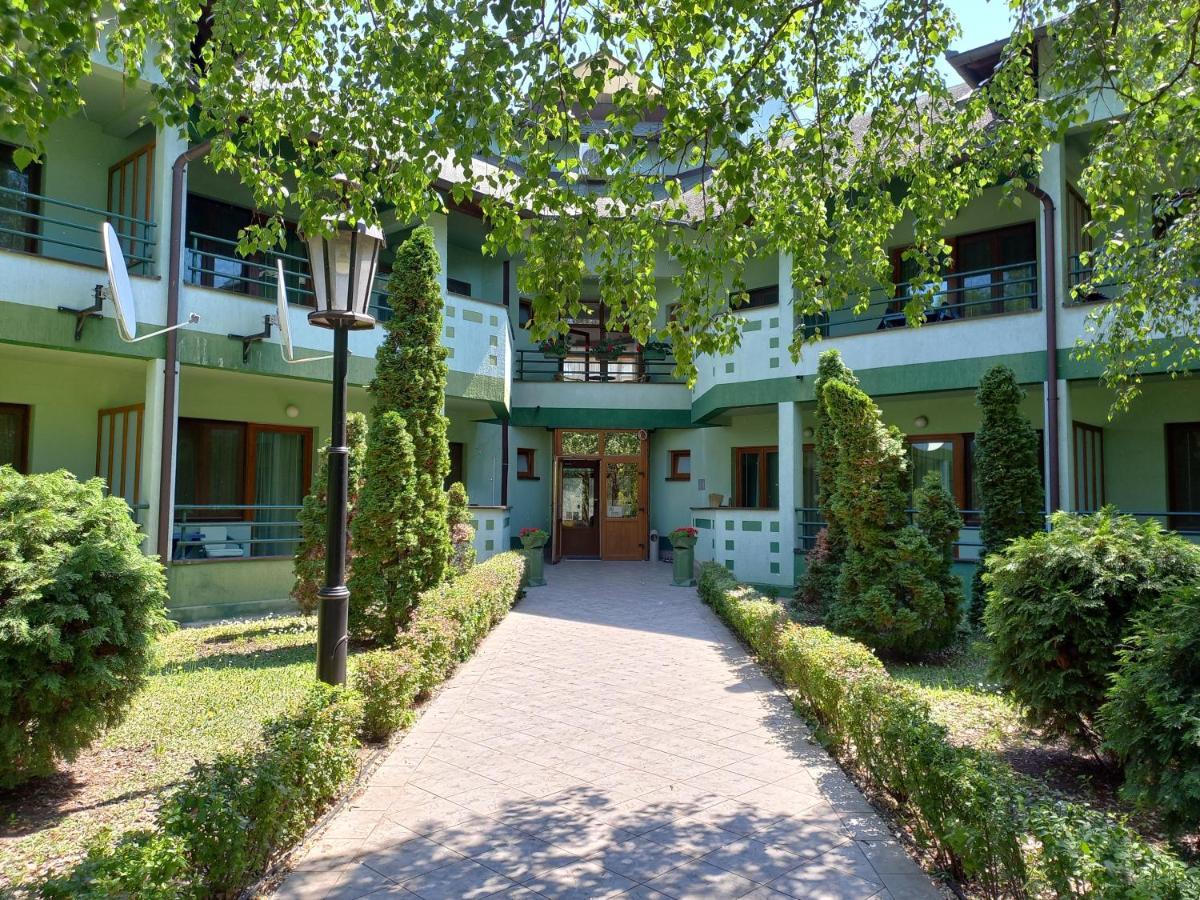 Garni Lupus Prenociste Kanjiža Exterior foto