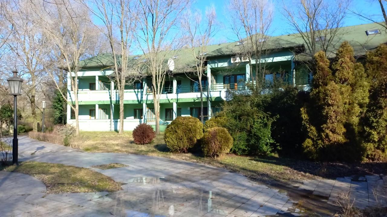 Garni Lupus Prenociste Kanjiža Exterior foto