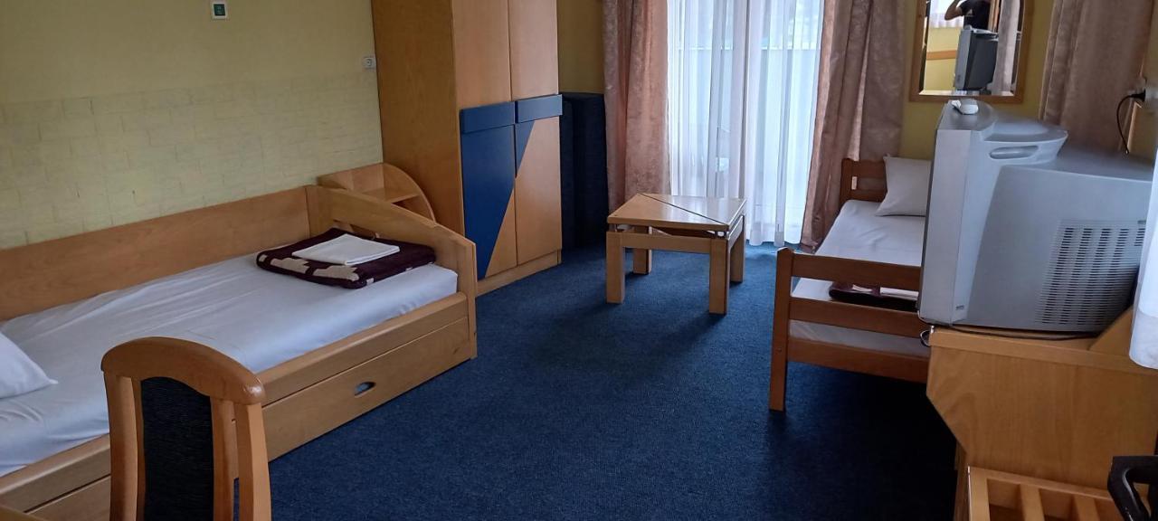 Garni Lupus Prenociste Kanjiža Exterior foto