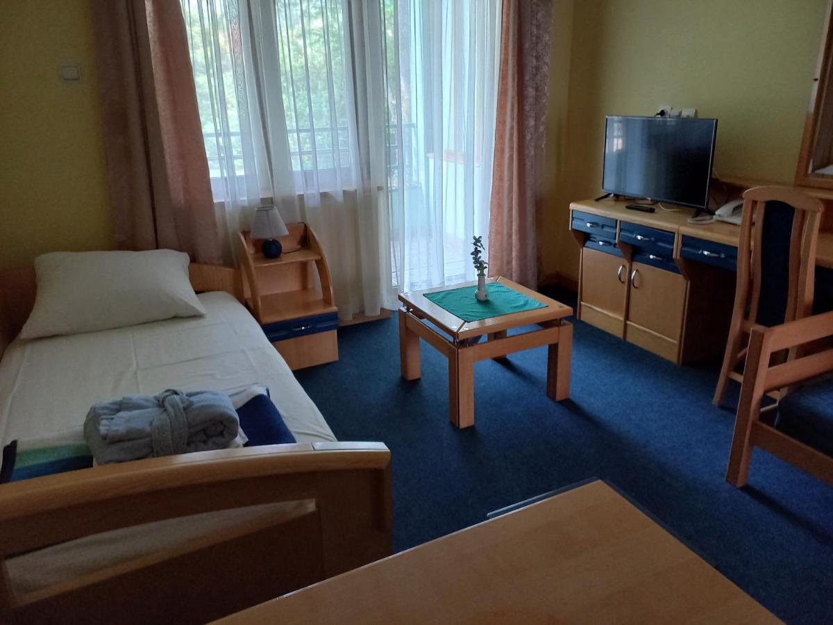 Garni Lupus Prenociste Kanjiža Exterior foto